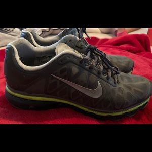 Used Nike Airmax Sneakers 7(Y)